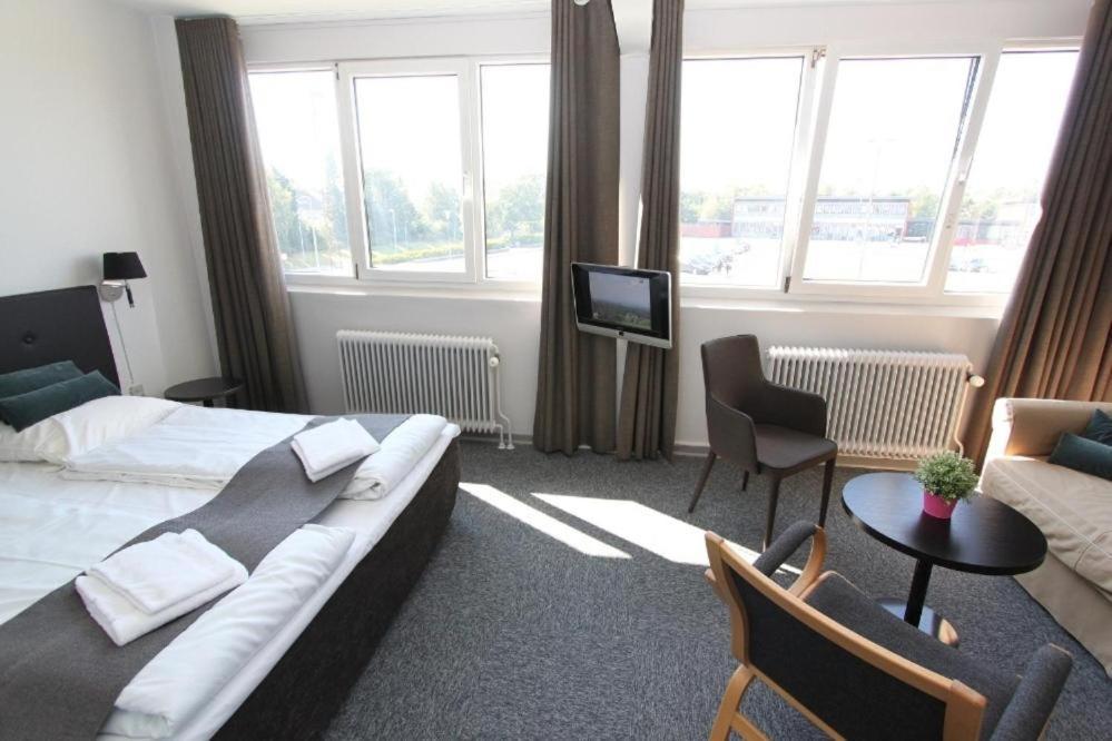 Banegaardshotellet Vojens Eksteriør bilde
